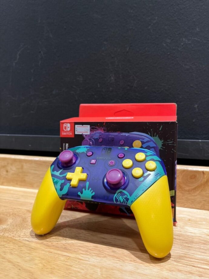 NINTENDO SWITCH PRO CONTROLLER SPLATOON 3 SPECIAL EDITION